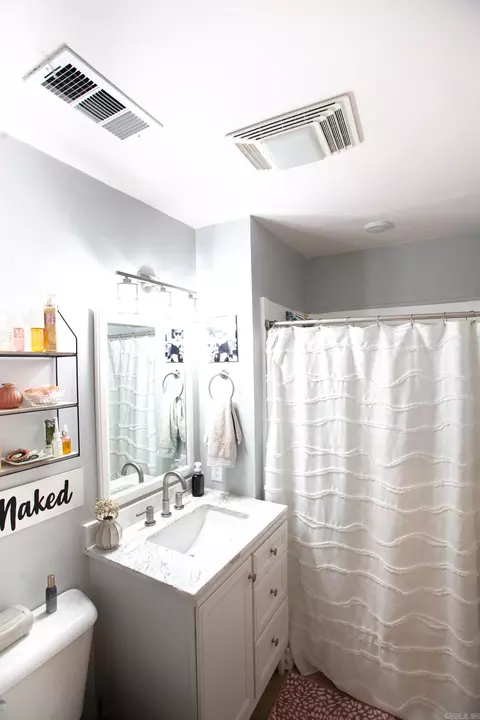 Bath - 4 W Post Oak Dr, Conway, AR 72034 photo 3 of 5