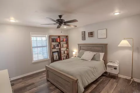 Bedroom - 4 W Post Oak Dr, Conway, AR 72034 photo 3 of 6