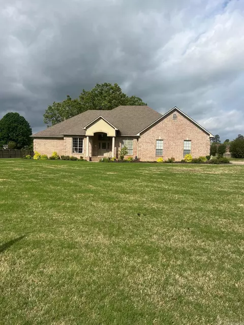 3305 Marlsgate Dr, Conway, AR 72032 photo 1