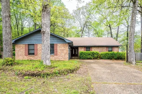 16 Crape Myrtle Pl, Little Rock, AR 72210