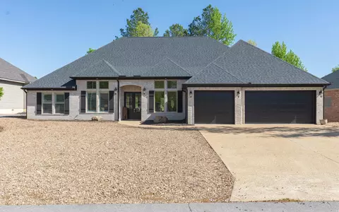 67 Elcano Dr, Hot Springs Village, AR 71909