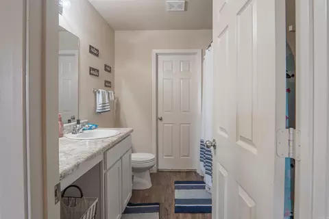 Bath - 10 Saunder Dr, Ward, AR 72176 photo 1 of 5