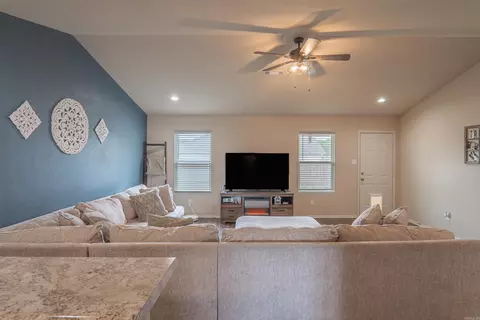 Living - 10 Saunder Dr, Ward, AR 72176 photo 2 of 2