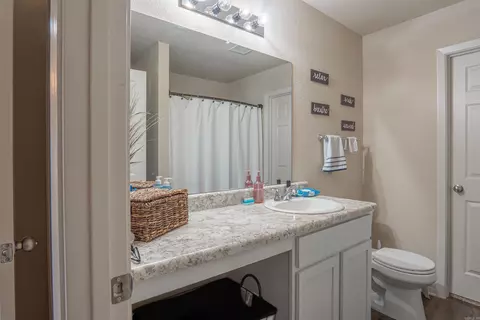 Bath - 10 Saunder Dr, Ward, AR 72176 photo 2 of 5