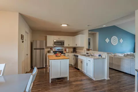 Kitchen - 10 Saunder Dr, Ward, AR 72176 photo 3 of 5