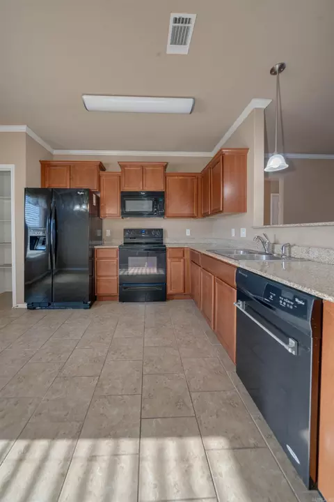 Kitchen - 27 Waycross Dr, Greenbrier, AR 72058 photo 4 of 4