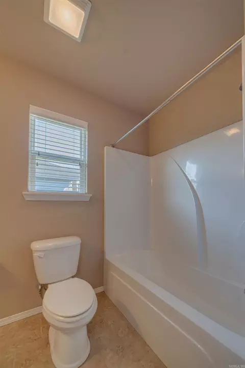 Bath - 27 Waycross Dr, Greenbrier, AR 72058 photo 4 of 4