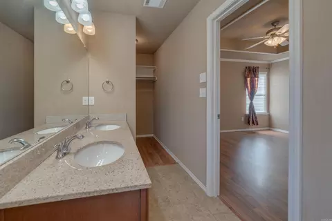 Bath - 27 Waycross Dr, Greenbrier, AR 72058 photo 2 of 4