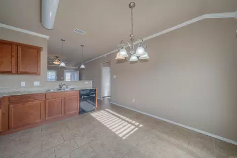 Kitchen - 27 Waycross Dr, Greenbrier, AR 72058 photo 2 of 4
