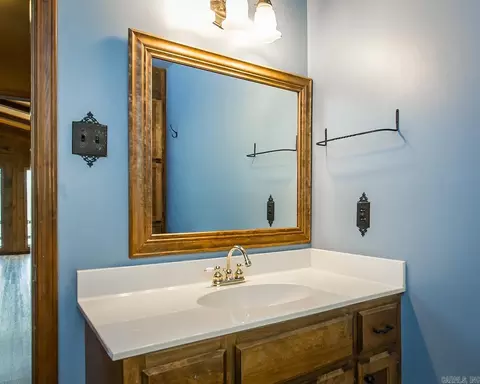 Bath - 404 Davidson Cir, Edgemont, AR 72044 photo 2 of 8
