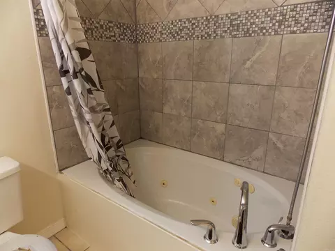 Bath - 2307 Normandy, Searcy, AR 72143 photo 1 of 6