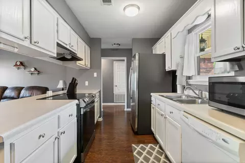 Kitchen - 1235 Stratus Dr, Conway, AR 72034 photo 2 of 3