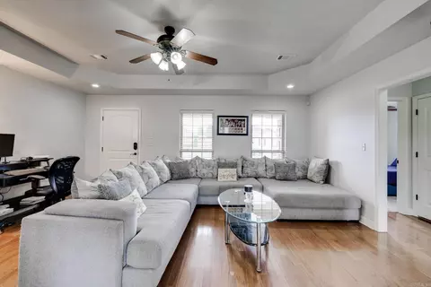 Living - 21 Eaglebrook Dr, Conway, AR 72032 photo 3 of 4
