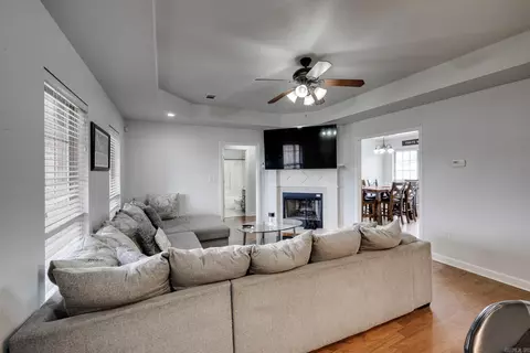 Living - 21 Eaglebrook Dr, Conway, AR 72032 photo 1 of 4