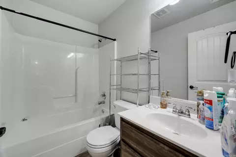 Bath - 21 Eaglebrook Dr, Conway, AR 72032 photo 4 of 4