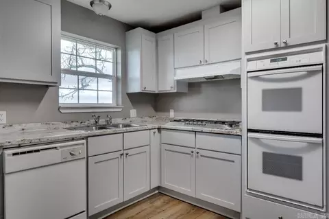 Kitchen - 609 E Highway 225, Greenbrier, AR 72058 photo 3 of 3