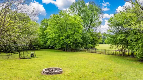 Exterior - 213 E Lea Cir, Bryant, AR 72022 photo 10 of 22