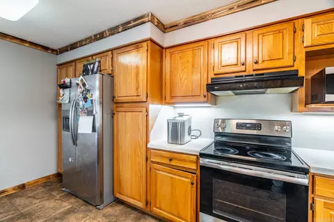 Kitchen - 213 E Lea Cir, Bryant, AR 72022 photo 3 of 4