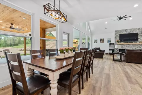 Dining - 433 Forestridge Rd, Royal, AR 71968 photo 1 of 1