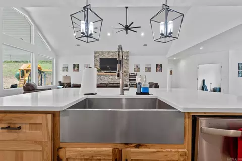 Kitchen - 433 Forestridge Rd, Royal, AR 71968 photo 5 of 7