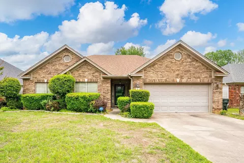 15 Wedgewood Creek Dr, Little Rock, AR 72210