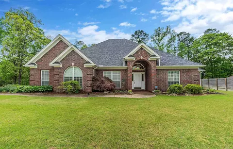 Exterior - 1425 River Pointe Ct, Benton, AR 72015 photo 1 of 8