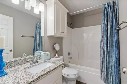 Bath - 9 Turquoise Cv, Greenbrier, AR 72058 photo 3 of 3