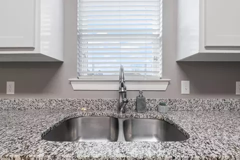 Kitchen - 9 Turquoise Cv, Greenbrier, AR 72058 photo 6 of 9