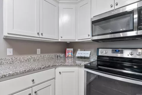 Kitchen - 9 Turquoise Cv, Greenbrier, AR 72058 photo 7 of 9