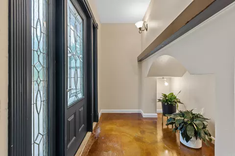 Entry Way - 214 Berwick Rd, Benton, AR 72019 photo 4 of 5