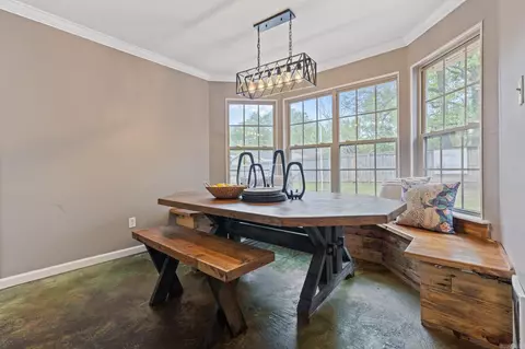 Dining - 214 Berwick Rd, Benton, AR 72019 photo 2 of 2