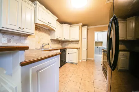Kitchen - 33 Mill Creek Dr, Ward, AR 72176 photo 4 of 9