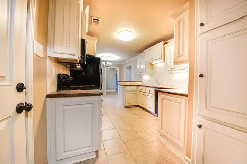 Kitchen - 33 Mill Creek Dr, Ward, AR 72176 photo 8 of 9