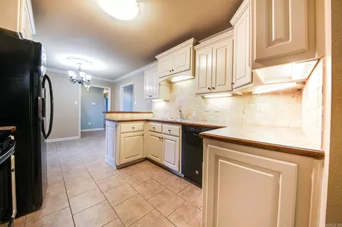 Kitchen - 33 Mill Creek Dr, Ward, AR 72176 photo 9 of 9