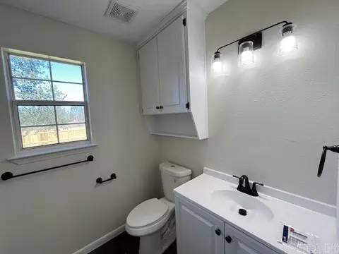 Bath - 63 Ten Point Ln, Ward, AR 72176 photo 1 of 3