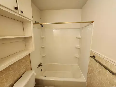 Bath - 1205 E Riv, Searcy, AR 72143 photo 1 of 4