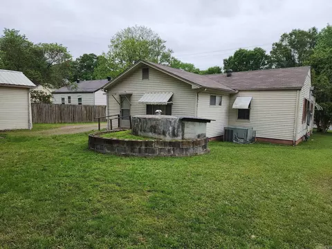 Exterior - 1205 E Riv, Searcy, AR 72143 photo 5 of 12
