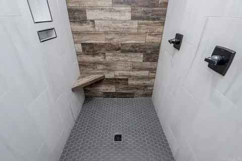 Bath - 5006 Springwood Cir, Bryant, AR 72022 photo 12 of 12