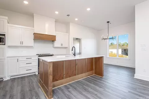 Kitchen - 5006 Springwood Cir, Bryant, AR 72022 photo 5 of 5