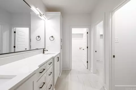 Bath - 5006 Springwood Cir, Bryant, AR 72022 photo 10 of 12