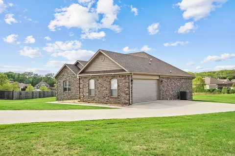 Exterior - 144 Mayberry Dr, Cabot, AR 72023 photo 2 of 7