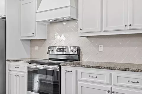 Kitchen - 144 Mayberry Dr, Cabot, AR 72023 photo 4 of 5