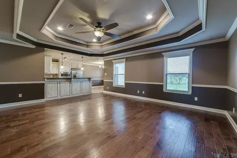 Living - 32 Lilly Ann Cir, Ward, AR 72176 photo 1 of 2