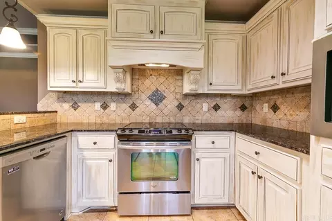 Kitchen - 32 Lilly Ann Cir, Ward, AR 72176 photo 5 of 10