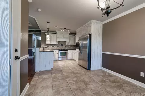Kitchen - 32 Lilly Ann Cir, Ward, AR 72176 photo 2 of 10