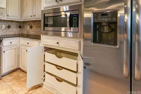 Kitchen - 32 Lilly Ann Cir, Ward, AR 72176 photo 10 of 10