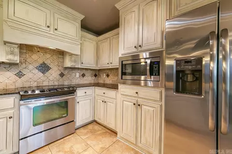 Kitchen - 32 Lilly Ann Cir, Ward, AR 72176 photo 9 of 10