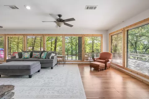 Living - 2 Caddo Dr, Conway, AR 72032 photo 1 of 4