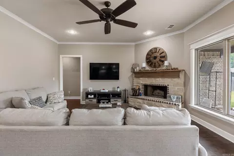 Living - 500 Creekside Cv, Bryant, AR 72022 photo 4 of 5