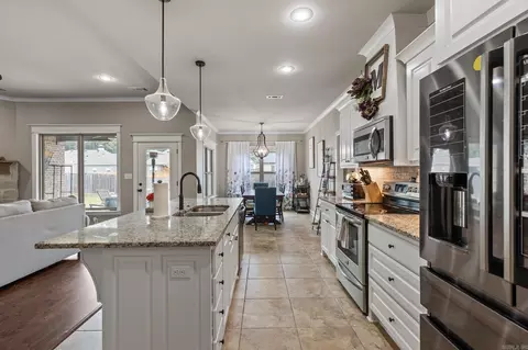 Kitchen - 500 Creekside Cv, Bryant, AR 72022 photo 5 of 5